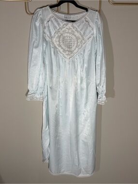 Medium Willow Creek Vintage Lace Yoke Nightgown